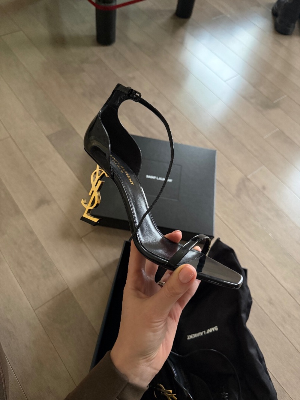 Saint Laurent Opyum Sandals in Patent Leather 3.3 inch heel - Picture 3 of 7